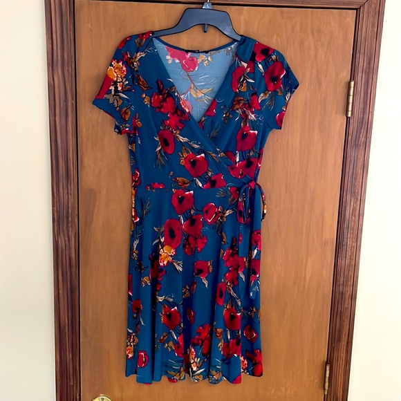 Dress - Picture 1 of 2